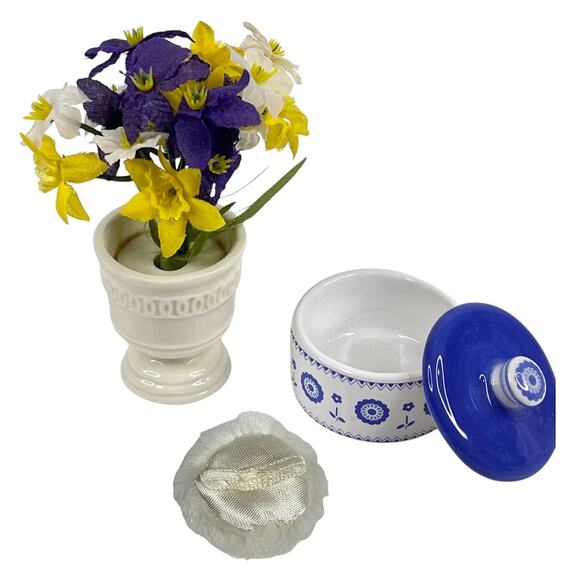 VTG American Girl Elizabeth DRESSING TABLE ACCESSORIES Vase Flowers & Powder Jar - Picture 7 of 7